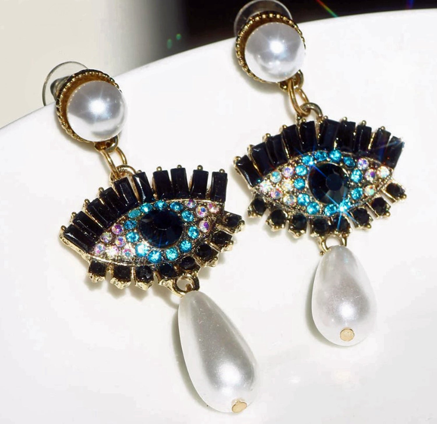 Fashion pearl pierced earring with rhinestone in Eye Shape - Providence silver gold jewelry usa